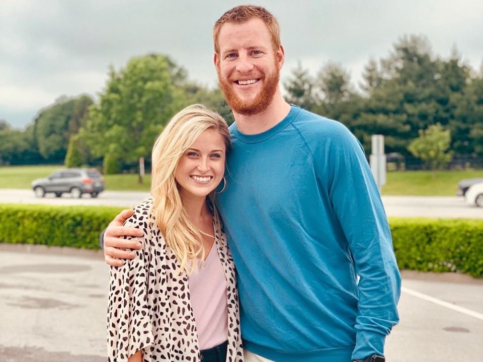 What is Carson Wentz marital status? (single, married, in relation or divor...