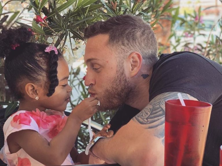 Chet Hanks Net Worth, Biography, Age, Height and Wife