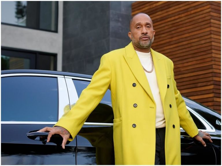 Kenya Barris Biography, Age, Height, Wife, Net Worth - StarsWiki